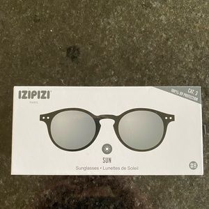 Izipizi Sunglasses, black frame, for small faces